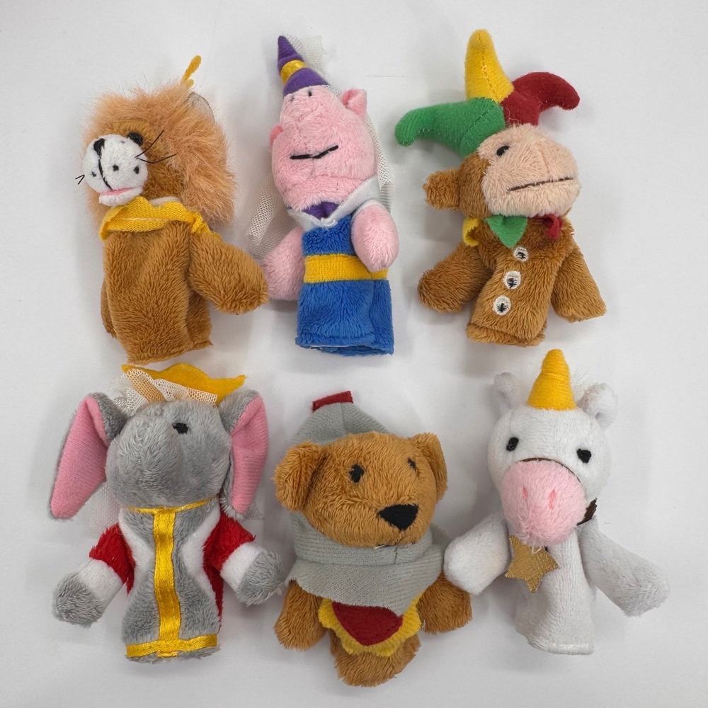 Restoration Hardware‎ Royal Finger Puppets Set of Six Plush Medieval Characters - Picture 2 of 16